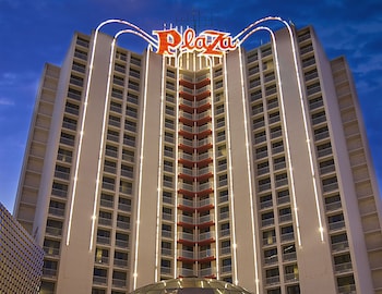15 Closest Hotels To Fremont Street Experience In 15 Closest Hotels To Fremont Street Experience In
