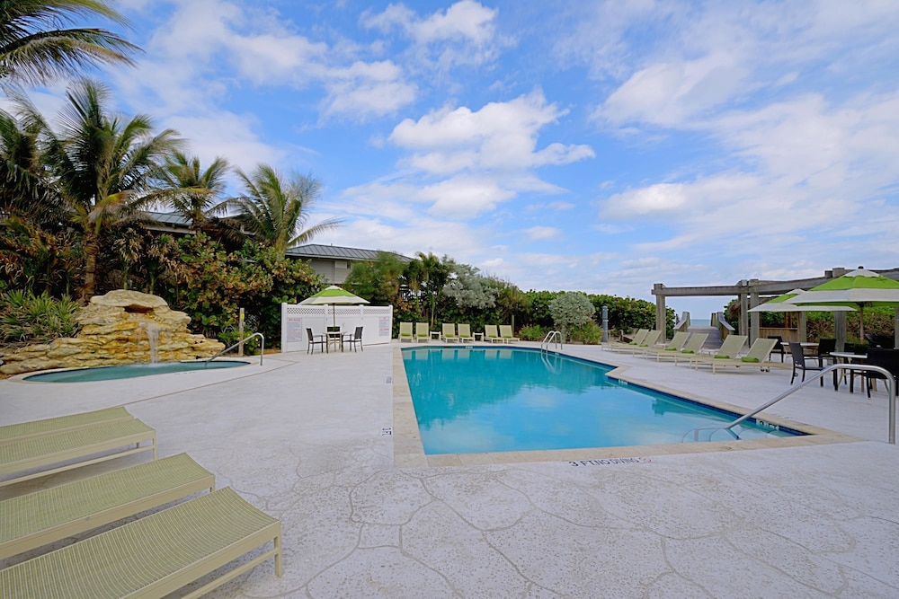 Book Courtyard By Marriott Hutchinson Island In Jensen Beach Courtyard By Marriott Hutchinson Island Jensen Beach Pool
