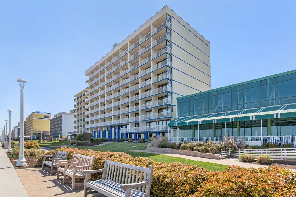 Book Comfort Inn Suites Virginia Beach Oceanfront In Virginia Beach Hotels Com