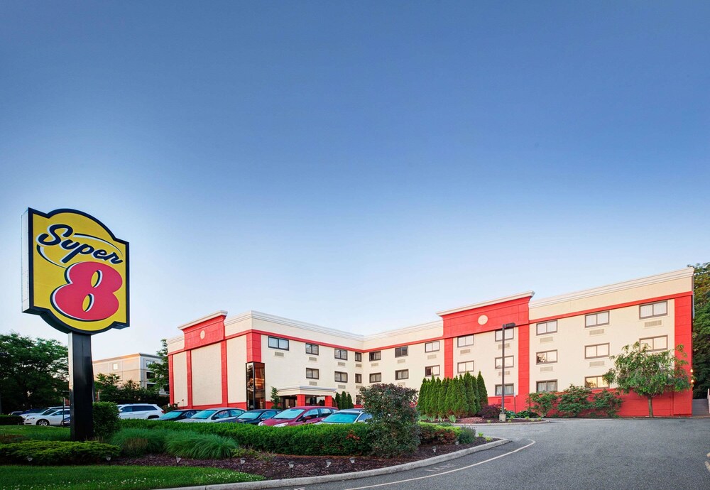 Book Super 8 By Wyndham Mahwah In Hotels Super 8 By Wyndham Mahwah