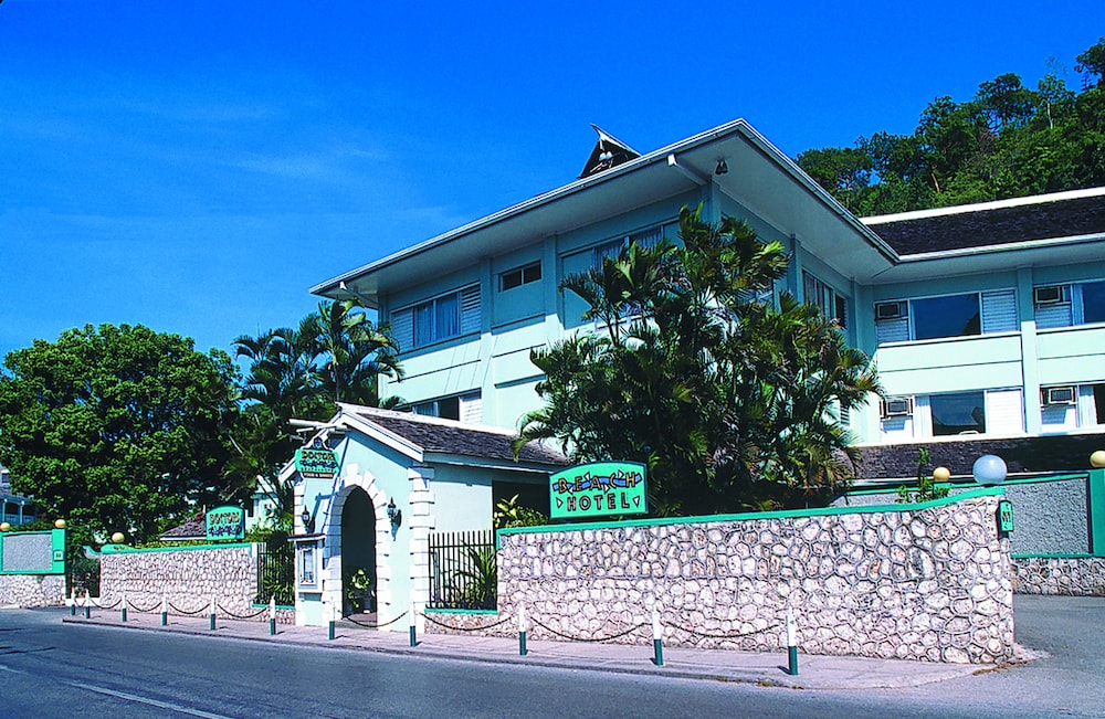 Book Doctors Cave Beach Hotel In Montego Bay Hotels Doctors Cave Beach Hotel Montego Bay