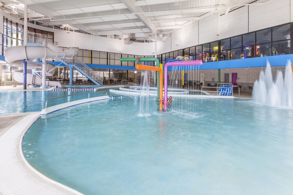 Book Wyndham Garden Sterling Heights In Hotels Wyndham Garden Sterling Heights Pool
