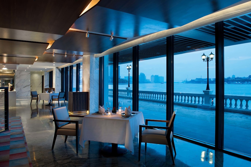 白天鹅宾馆, 广州市, 餐厅