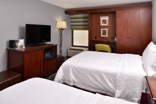 Book Hampton Inn Norfolk Virginia Beach In Virginia Beach Hotels Com Book Hampton Inn Norfolk Virginia Beach In Virginia Beach Hotels Com