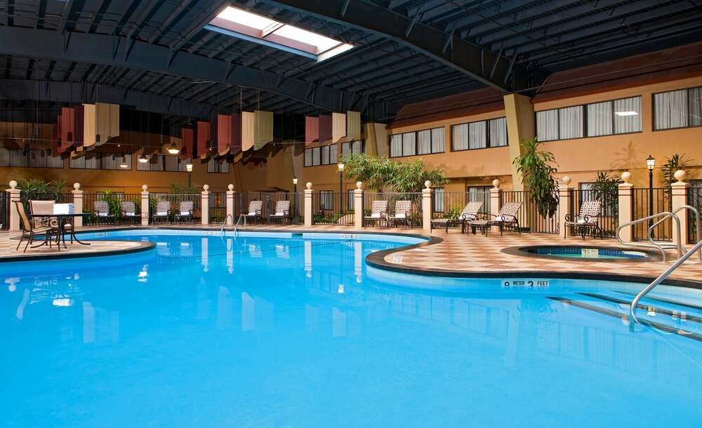 Book Red Lion Hotel Albany In Hotels