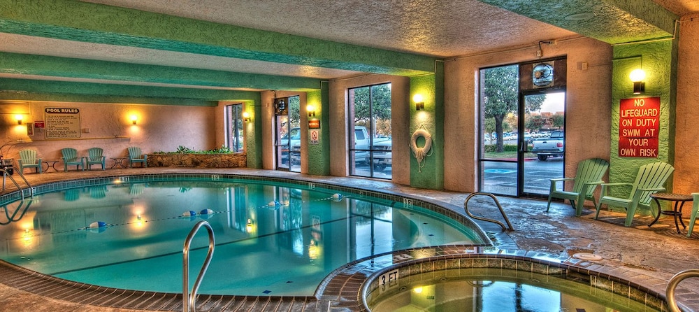 Book Mcm Elegante Suites Abilene In Hotels Mcm Elegante Suites Abilene Pool