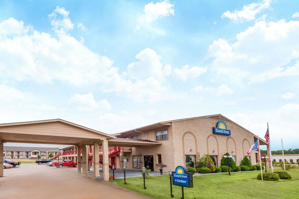 Book Days Inn Canton In Hotels Days Inn Canton