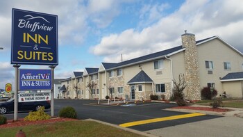 Top 10 Hotels In Lansing Iowa