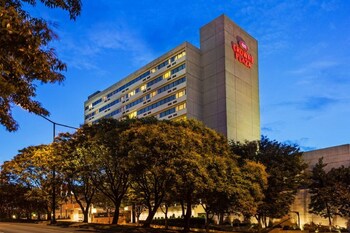 15 Closest Hotels To Knoxville Zoo In