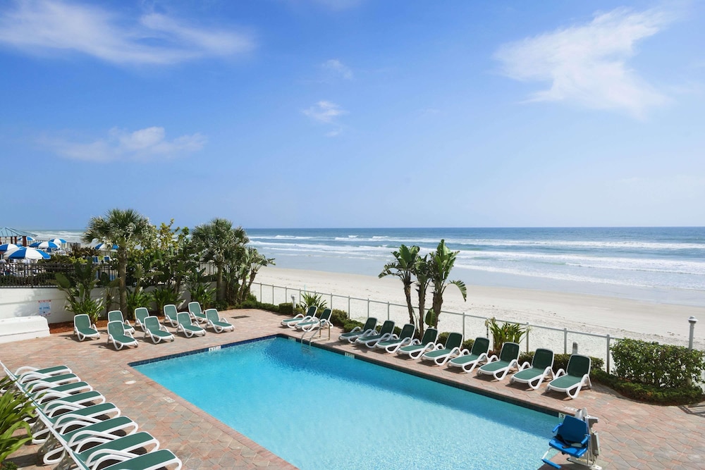 Book Days Inn By Wyndham Daytona Oceanfront In Beach Ss Days Inn By Wyndham Daytona Oceanfront Beach Ss
