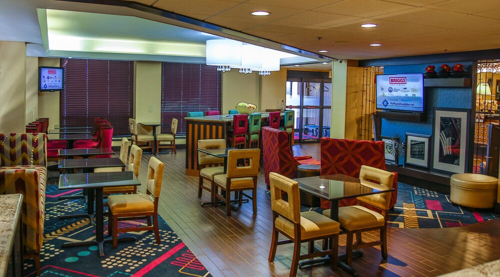 Book The Walnut Hotel Dallas I 35 North In Hotels The Walnut Hotel Dallas I 35 North
