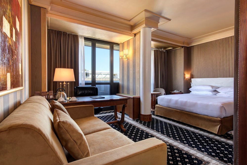 国会大厦酒店, 米兰