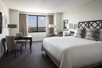 Top 10 Arlington Hotels Near Pentagon Virginia