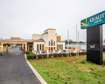 Top 10 Hotels In Maxton North Carolina