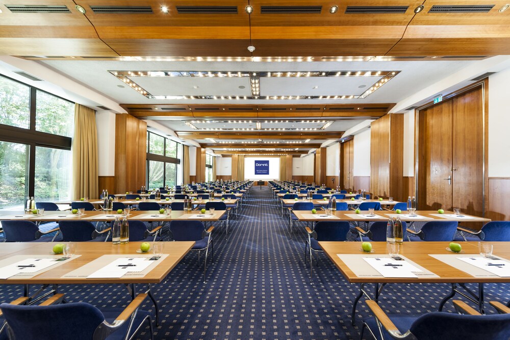 Book Dorint Main Taunus Zentrum Frankfurt Sulzbach In Sulzbach Hotels Com