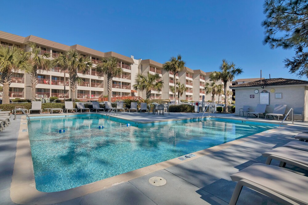 Book Hilton Head Island Beach & Tennis Resort in Hilton Head Island