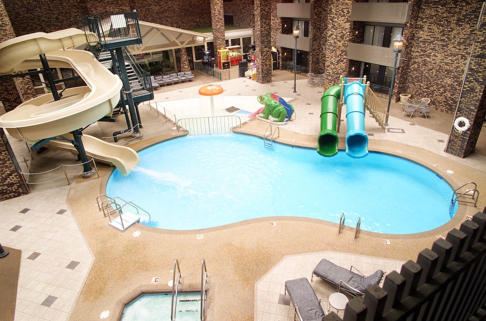 Book Ramkota Hotel Bismarck In Hotels Ramkota Hotel Bismarck Water Park