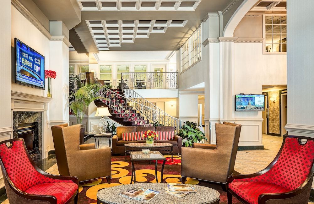 Book Holiday Inn Rosslyn At Key Bridge In Arlington Hotels Holiday Inn Rosslyn At Key Bridge Arlington