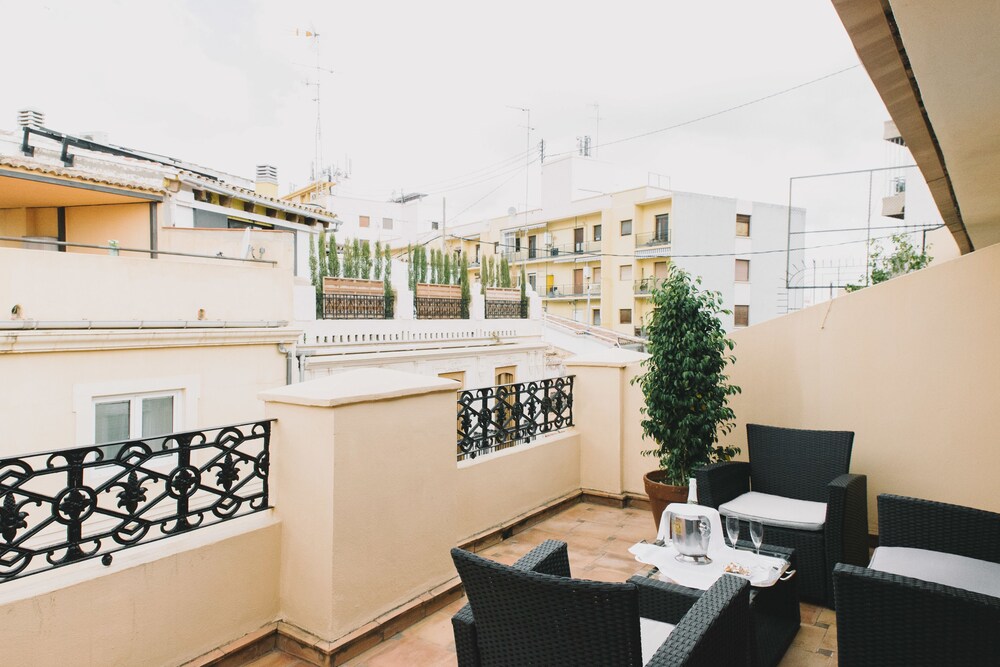 Ad Hoc Monumental Hotel Valencia Info Photos Reviews Book At Hotels Com