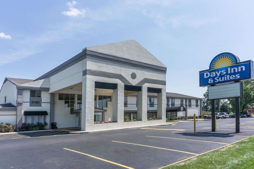 Book Days Inn Suites By Wyndham Columbus East Airport In Days Inn Suites By Wyndham Columbus East Airport Reynoldsburg