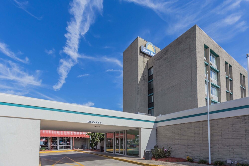 Book Danville Days Hotel And Conference Center In Danville Days Hotel And Conference Center
