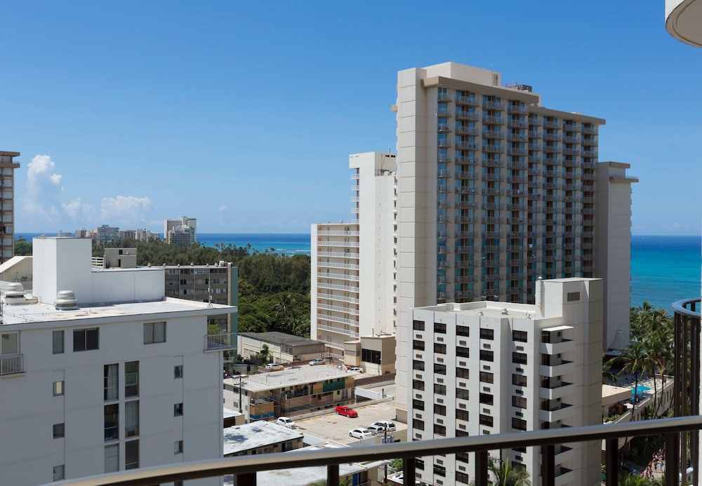 Waikiki hotel deals 2018