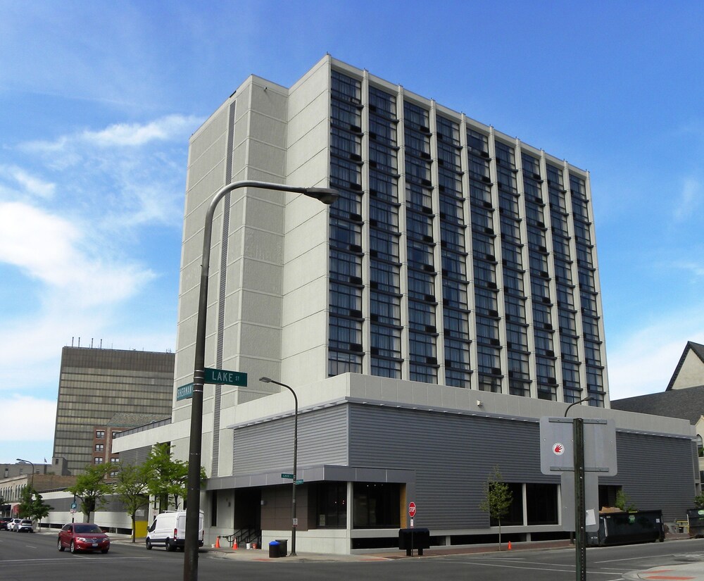 Book Holiday Inn Chicago North Evanston In Hotels Holiday Inn Chicago North Evanston