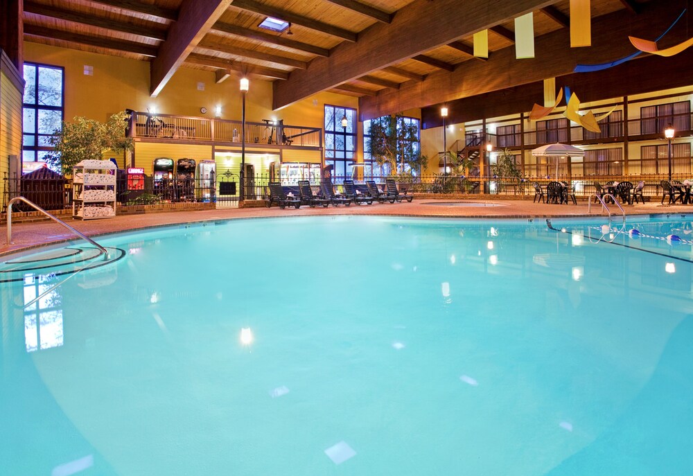 Holiday Inn St Louis West Six Flags An Ihg Hotel Eureka Info Photos Reviews Book At Hotelscom