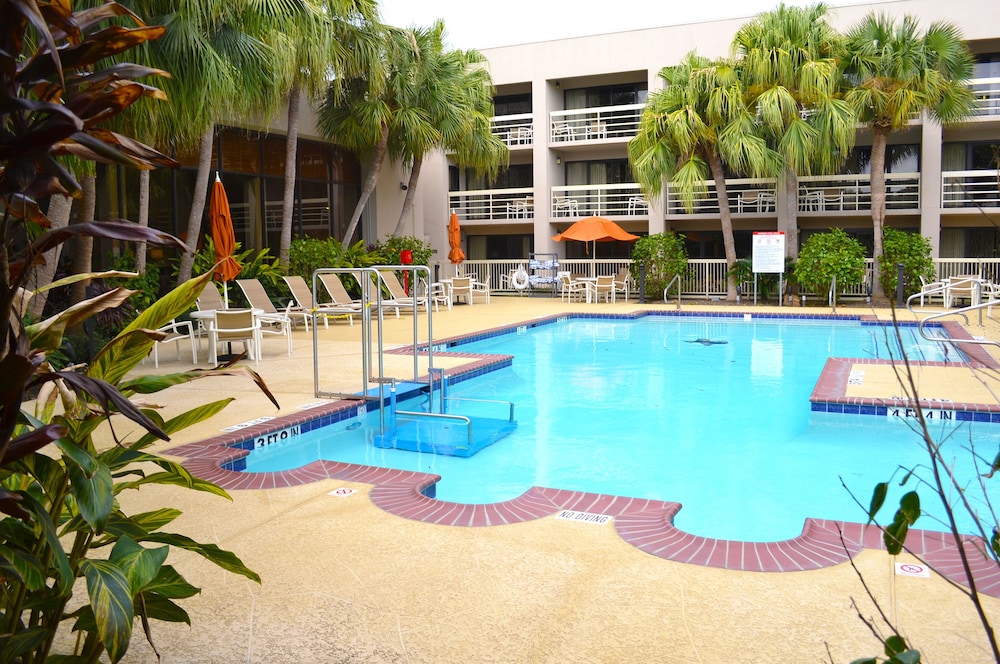Book Doubletree By Hilton Houston Hobby Airport In Hotels Doubletree By Hilton Houston Hobby Airport