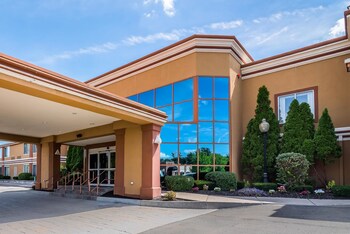 Top 10 Hotels In Latham From 54 Night