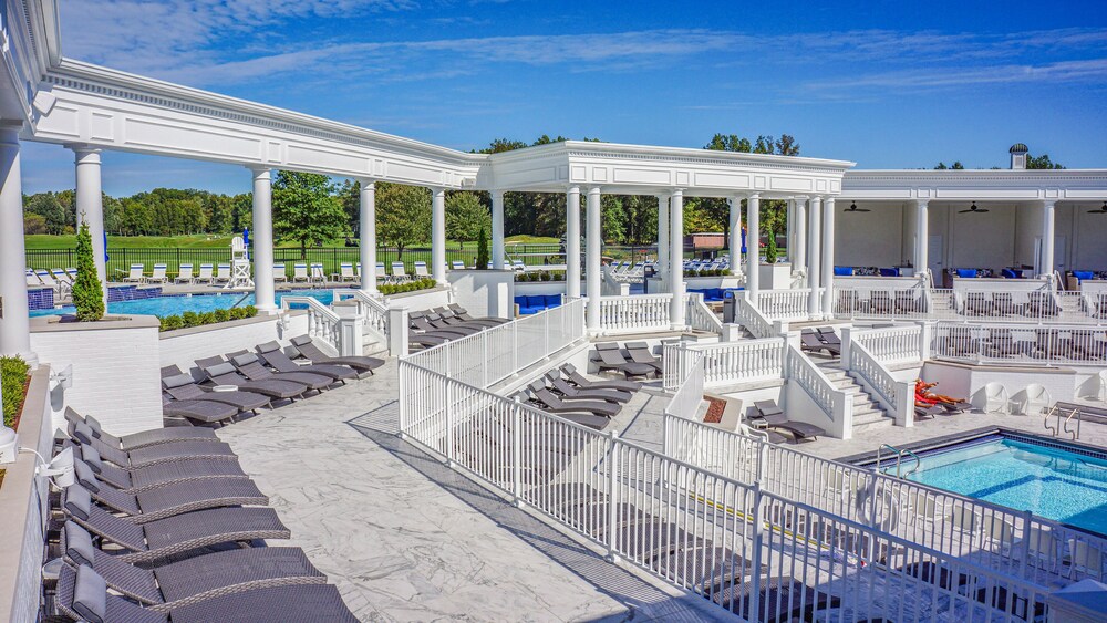 Book The Grand Resort in Warren