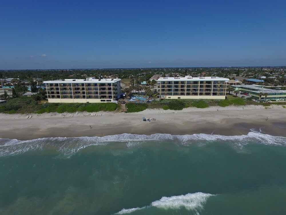 Las Olas Beach Club In Satellite Book On Hotels Las Olas Beach Club Satellite