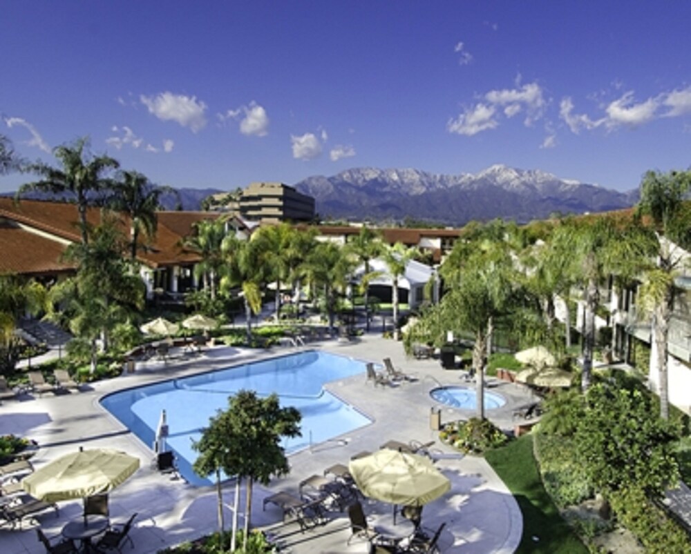 Book Doubletree By Hilton Ontario Airport In Hotels Doubletree By Hilton Ontario Airport