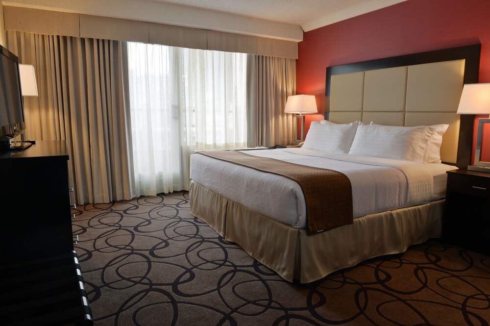 Book Holiday Inn Montréal Centre Ville Downtown In Montreal Hotels Com Holiday Inn Montréal Centre Ville Downtown Montreal
