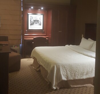 Top 10 Indianapolis Hotels Near Lawrence Indiana