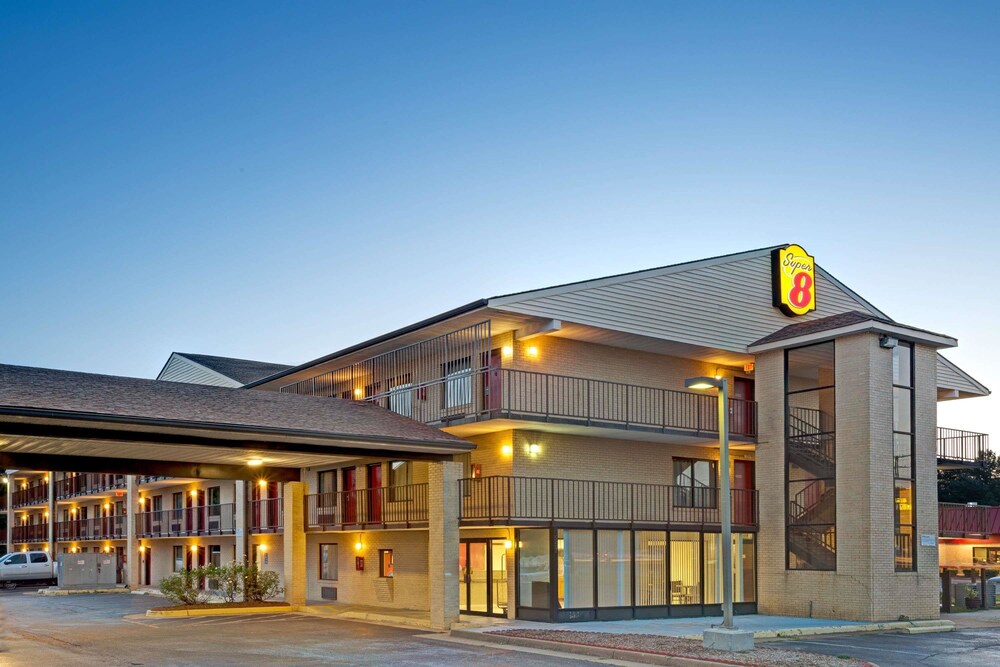 Book Super 8 By Wyndham Fredericksburg In Hotels Super 8 By Wyndham Fredericksburg
