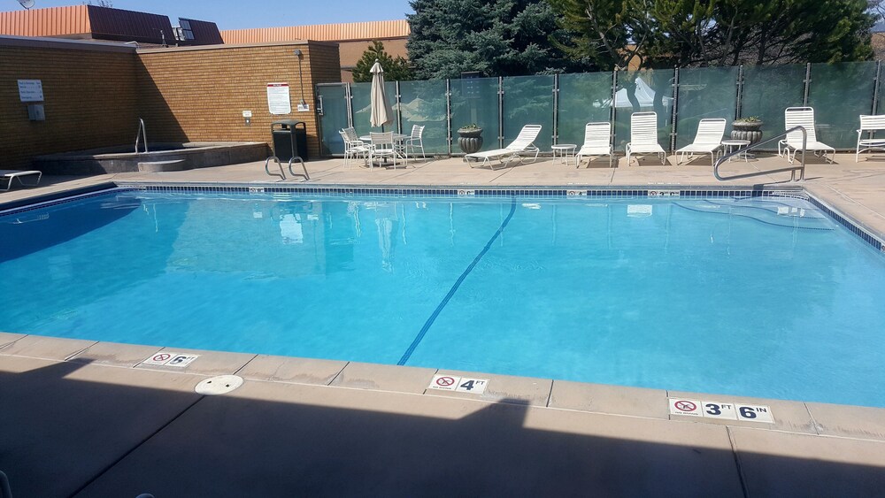 Book Mirabeau Park Hotel & Convention Center in Spokane Valley  Hotels.com