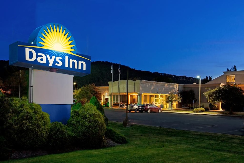 Book Days Inn By Wyndham Warren In Hotels Days Inn By Wyndham Warren