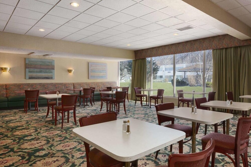 Red Carpet Inn Hazleton In Milnesville Hotels Com