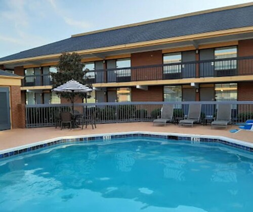 Book Best Western Fayetteville Inn In Fayetteville Hotels Com