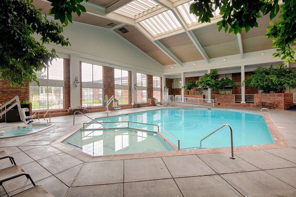 hotels in pocatello idaho with pool