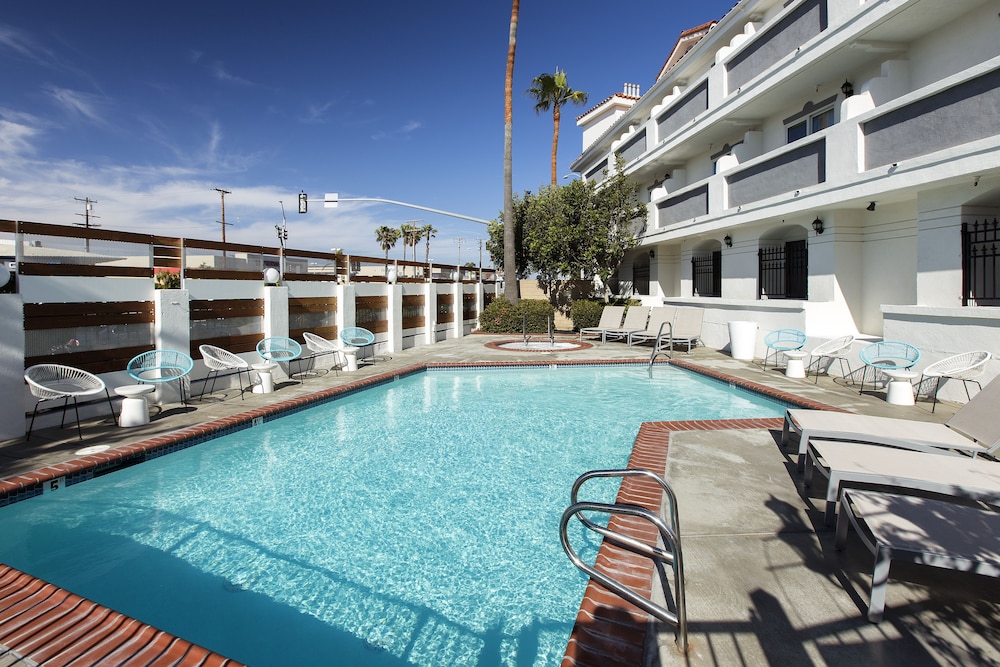Book Hotel Hermosa In Beach Hotels Hotel Hermosa Beach Outdoor Pool