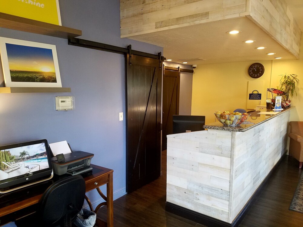 Book Days Inn Suites By Wyndham Lodi In Hotels Days Inn Suites By Wyndham Lodi