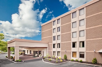 15 Closest Hotels To Skaneateles Lake In