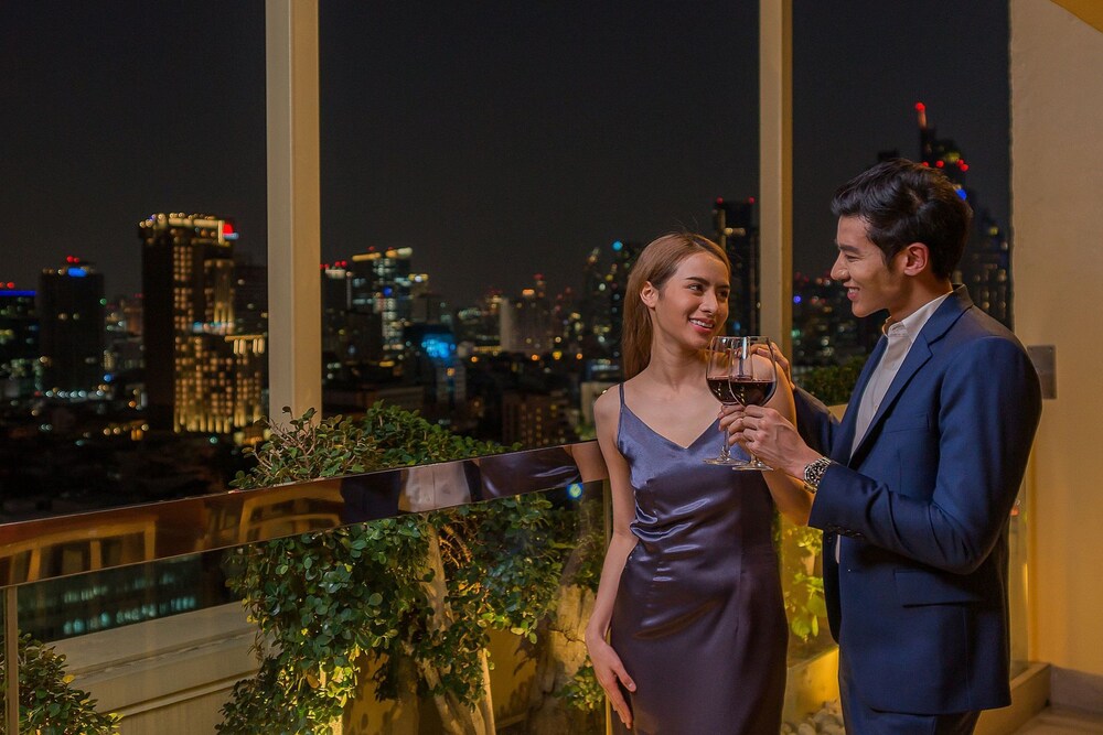 Book Holiday Inn Bangkok Silom Sha Extra Plus In Bangkok Hotels Com