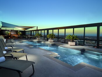 15 Closest Hotels To Sixth Street In Austin