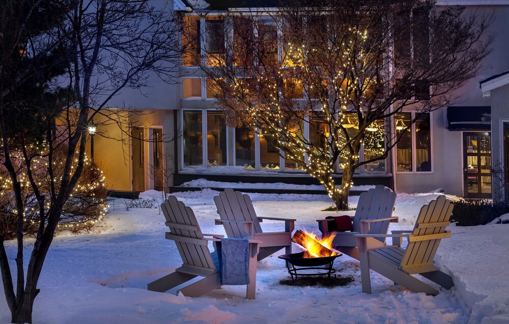 Book The Orchards Hotel In Williamstown Hotels The Orchards Hotel Williamstown Terrace Patio