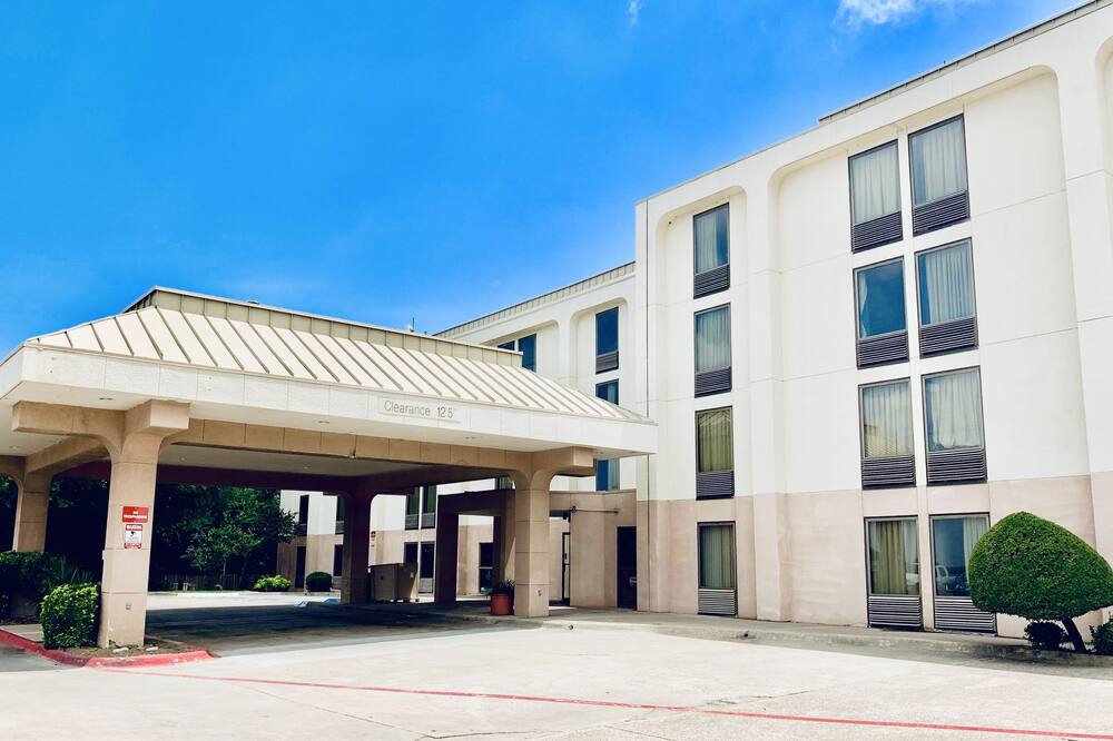 Book Motel 6 Lewisville, TX - Medical City in Lewisville | Hotels.com