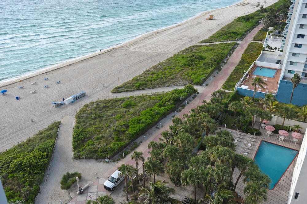 Book Crystal Beach Suites Hotel In Miami Hotels Beach