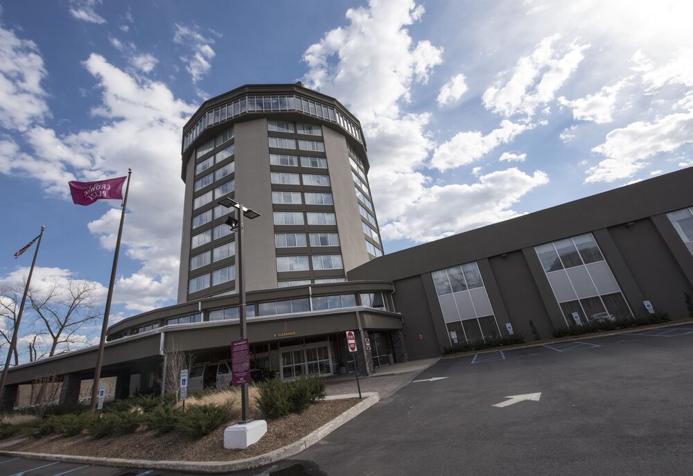 Book Crowne Plaza Saddle Brook An Ihg Hotel In Saddle Brook Hotels Com